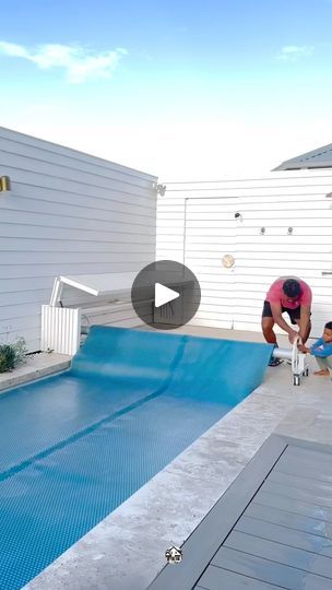 Pool Seating, Diy Bench Seat, Pool Storage, Instagram Creator, Diy D, Diy Pool, Diy Bench, Blanket Box, Reels Instagram