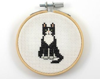 Cat Cross Stitch Charts, Cross Stitch Cat, Cat Playhouse, Cross Stitch Owl, Cat Cross Stitches, Cat Embroidery, Funny Cross Stitch Patterns, Pattern Cat, Nature Cross Stitch