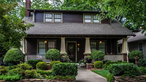 Classic Craftsman Exterior Colors, Craftsman Landscaping, Bungalow Landscaping, Craftsman Exteriors, Craftsman Architecture, Craftsman Porch, Craftsman Houses, Best Exterior Paint, Glass Railings