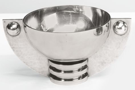 Jean Després bowl, ca 1927                                                                                                                 TWO-HANDLED PED... 1900s Architecture, Jean Despres, Deco Interiors, Mid Century Contemporary, Metal Workshop, Machine Age, Study Design, Silver Bowl, 1920s Art