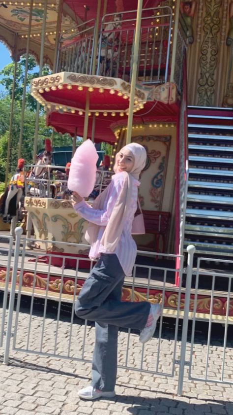 Cute Outfits For Amusement Parks, Amusement Park Pictures Ideas, Amusement Park Photo Ideas, Amusement Park Aesthetic Outfit, Amusment Parks Outfit, Amusement Park Outfit Ideas, Theme Park Outfit Ideas, Amusement Park Outfit Summer, Theme Park Outfit