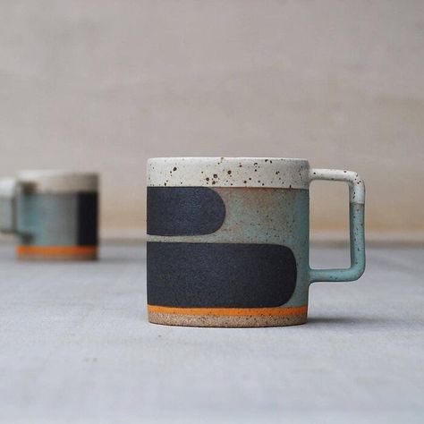 Mugs Ideas, Tanah Liat, Keramik Design, Functional Pottery, Ceramics Ideas Pottery, Yanko Design, Mug Design, Pottery Designs, Contemporary Ceramics