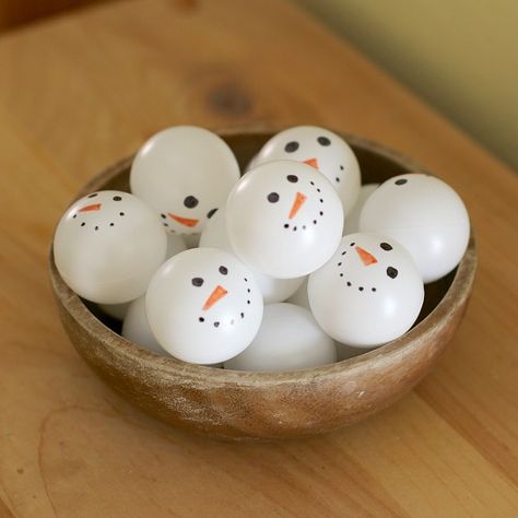 Ping Pong Ball Snowmen game!  This is great. Snowman Party Games, Preschool Winter Party Games, Snowman Class Party, Snowman Christmas Party Ideas, Christmas Beer Pong, Snowman Games Holiday Parties, Christmas Ping Pong Ball Games, Snowman Party Ideas, Snowman Games For Kids