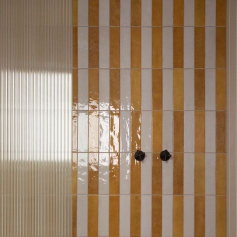 Yellow Tile Bathroom Ideas, Mustard Bathroom, Yellow Color Scheme, Colorful Bathroom Tile, Striped Tile, Reeded Glass, Yellow Tile, Yellow Marble, English Decor