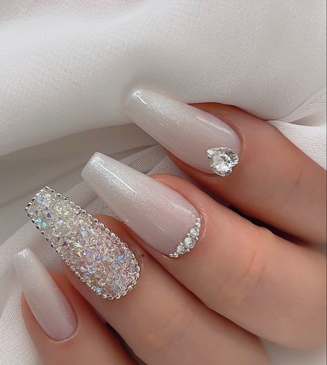 Bridal Nails Designs, Silver Nail Designs, Chic Nail Art, Silver Nail, Blush Nails, Nail Art Wedding, Deep Plum, Bride Nails, Popular Nails