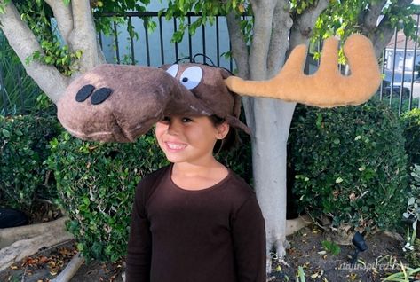 How to Make a Moose Hat for a Bullwinkle Costume - I had the idea of turning a baseball hat into a moose head for a Bullwinkle costume. Moose Costume Diy, Diy Paper Christmas Ornaments, Moose Costume, Moose Hat, Squirrel Costume, Halloween Costumes To Make, Moose Head, Giant Candy, Paper Christmas Ornaments