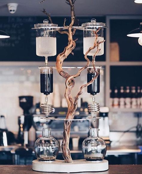 Cold Drip, Coffee Stands, Best Coffee Maker, Coffee Shop Design, Coffee Makers, Design Industrial, Cold Brew Coffee, Coffee Roasters, Coffee Cafe