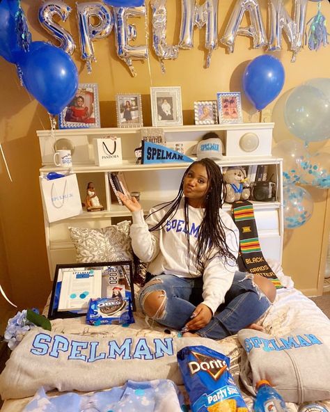 Trunk Party Ideas College, College Announcements, Hbcu Colleges, College Pictures, Spelman College, College Bedding, College Acceptance, College Graduation Photos, College Room Decor