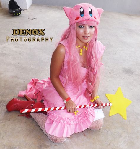 Kirby Halloween Costume, Pink Hair Costume Ideas, Kirby Costume, Kirby Cosplay, Group Cosplay, Anime Convention, Mario Bros., Spirit Week, Cute Halloween Costumes