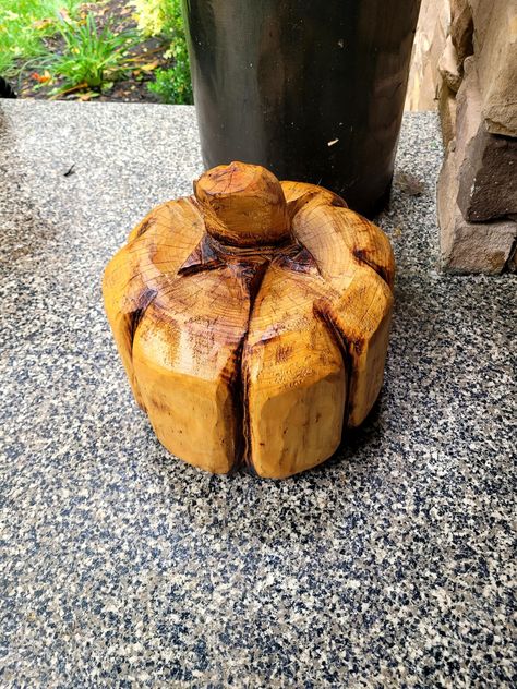 Pumpkin Sculpture, Fall Porch Decor, Wood Pumpkins, Design Outdoor, Fall Decorations Porch, Fall Porch, Outdoor Halloween, Halloween Outdoor Decorations, Porch Decor