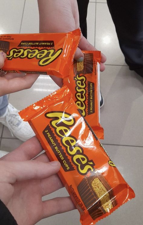 Unhealthy Aesthetic, Reese's Aesthetic, Reeses Aesthetic, Reese Aesthetic, Reese Core, Reeses Cups, Famous Chocolate, Junk Food Snacks, Reeses Peanut Butter Cups