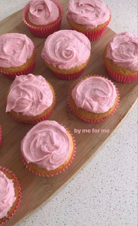 instagram story aesthetic, Instagram inspo, cupcake, pink cupcakes, food cravings, aesthetic cupcakes Pink Frosting, Cute Baking, Food Is Fuel, Food Obsession, Pretty Cakes, Cute Cakes, Let Them Eat Cake, Pretty Food, Food Cravings