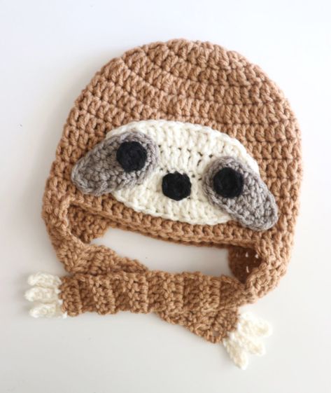 Crochet Sloth Hat - Repeat Crafter Me Sloth Plant Hanger, Sloth Crochet Pattern, Plant Hanger Pattern, Sloth Crochet, Bernat Super Value Yarn, Crochet Animal Hats, Crochet Sloth, Crochet Bloggers, Bobble Crochet