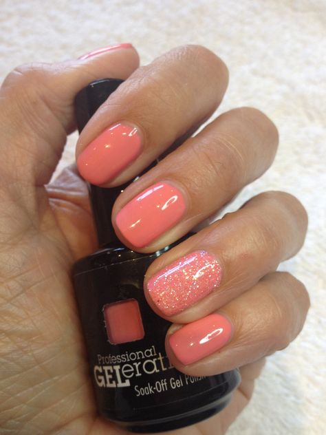 Coral Nails With Glitter Accent, Sparkle Peach Nails, Toe Nail Colors 2024 Spring, Gel Nails Coral Color, Peach Fingernails, Pink Dip Nails Ideas, Peach Color Nails Designs Coral, Vacation Dip Nails Tropical, Coral Nail Designs Summer