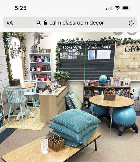 Vines In Classroom, School Tricks, Flexible Seating Classroom, Classroom Arrangement, Calm Classroom, Dream Classroom, Teaching Crafts, Diy Classroom Decorations, Classroom Seating