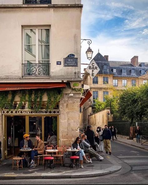 Streets Of France, Paris Marais, Paris Streets, Paris Bistro, Marais Paris, France City, Paris Dream, Paris Architecture, France Aesthetic