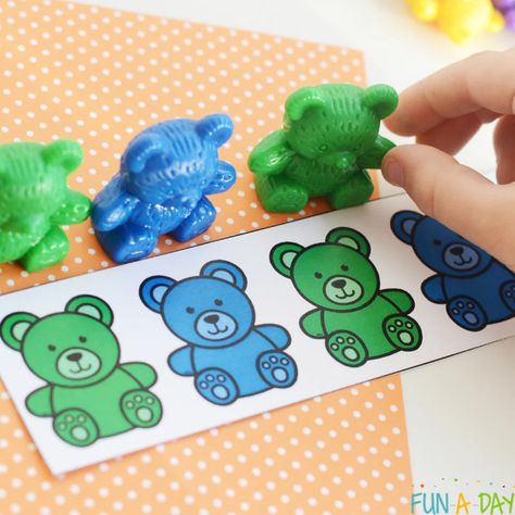 Use these free printable bear patterns free printables to practice important early math skills - patterns, color identification, and more. Free Bear Pattern, Pattern Cards Preschool, Patterns For Preschool, Ab Pattern Activities, Patterning Kindergarten, Free Preschool Activities, Bears Preschool, Counting Bears, Preschool Patterns