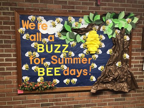 Summer bulletin board I created for SRS. Summer Bulletin Boards, Buzz Bee, Birthday Bulletin, Birthday Bulletin Boards, Summer Birthday, Bulletin Boards, Preschool, Birthday