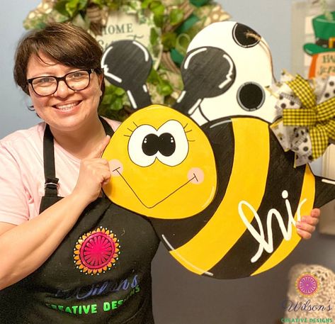 WilsonCreativeDesign - Etsy Bumble Bee Door Hanger, Honey Bee Door Hanger, Honeycomb Snacks, Bee Wreaths For Front Door, Classroom Birthday Party, Bee Door Hanger, Bumblebee Decor, Decor For Classroom, Bumble Bee Craft