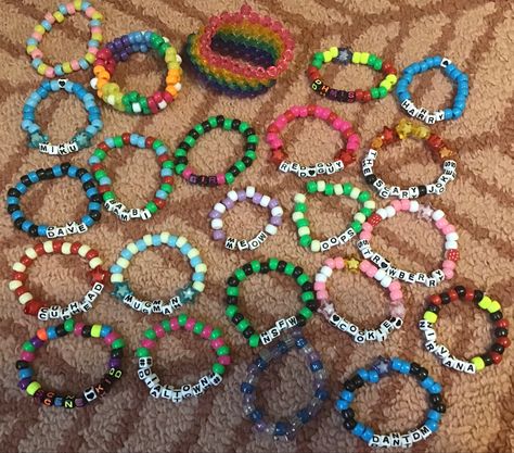 Kandi Singles Ideas Emo, Kandi Color Combos, Kandi Singles Ideas Words, Kandi Sayings, Funny Kandi Bracelets, Kandi Ideas Words, Kandi Words Ideas, Kandi Ideas Singles, Kandi Aesthetic