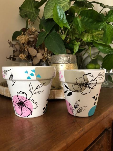 Flower Pots Painting, Pots Painting, Terra Cotta Pot Crafts Diy, Plant Pot Design, Diy Pottery Painting, Flower Pot Art, Pot Painting, Terra Cotta Pot Crafts, Flower Pot Design