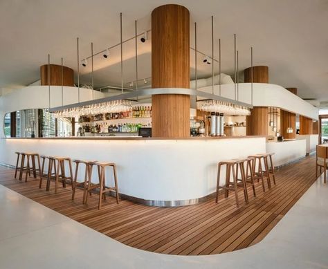 Restaurant La Maruca de López de Hoyos Opens in Madrid – ADF Web Magazine – Architecture×Art×Design Information News Wood Restaurant Design, Eatery Design, Polished Cement, Sushi Shop, Wood Restaurant, Wooden Sliding Doors, By Bus, New Restaurant, White Ceiling