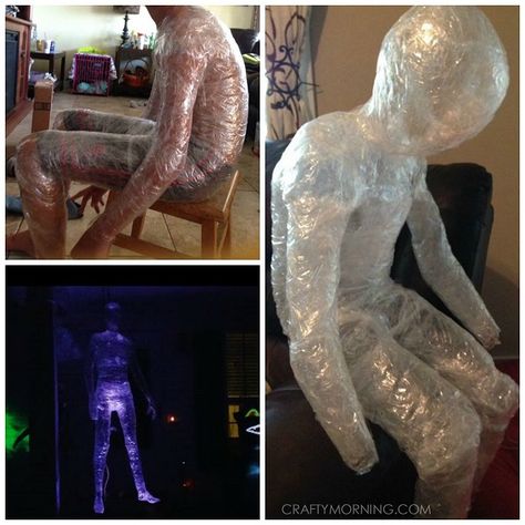 If you want to make scary clear ghost decorations, here’s an awesome technique that is so cheap to make!! I first posted this idea on Facebook “Wrap a person in sections in packing tape. Sticky side out first then sticky side on top. Then cut down the side and tape together at the end. Fun … Alien Halloween, Crafty Morning, Ghost Decoration, Halloween Decorating, Cool Art Projects, Halloween 2016, Halloween 2017, Packing Tape, Ideas Halloween