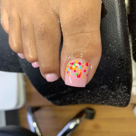 Polka Dot Pedicure, Rounded Acrylic Nails, Acrylic Toe Nails, Acrylic Toes, Polka Dot Nails, Short Nails Art, Leopard Nails, Dots Nails, Toe Nail Designs