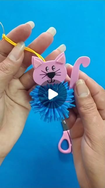 Itsy Bitsy Artsy I Art & Craft I Creative DIY on Instagram: "DIY a Cute Kitty Keychain from foam sheet 🐈🏷✨ It's easy and creative DIY project and  also an amazing crafting gift idea.
.
.
.
📌Follow me for more :
➡️ @itsy_bitsy_23
➡️ @itsy_bitsy_23
➡️ @itsy_bitsy_23
.
.
.
#foamsheetcraft #keychaindiy #diykeychain #kindergartenart #CraftyCreations #handmade #keychaincraft #ArtisanCraft #easycrafts #kindergartenactivities #craftygift #sustainablecraft #craftedgifts #CraftyInnovation #handmadegifts #HomemadeHues #CraftersOfInstagram #CreativeKids #parentchildhandmade #childrencrafts #HandcraftedHappiness #CreativeFun #InnovativeCrafts #simplecraft
#CraftersCommunity #parentchildcraft" Foam Sheet Crafts, Keychain Craft, Crafty Gifts, Kindergarten Art, Foam Sheets, Cute Kitty, Instagram Diy, Diy Keychain, Kindergarten Activities