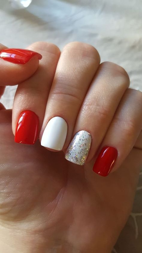 80 Christmas Nail Art Ideas to get that ultimate Look - Hike n Dip Christmas Nail Art Ideas, Nails Hand Painted, Red Gel Nails, Custom Press On Nails, February Nails, Christmas Gel Nails, Cute Gel Nails, Homecoming Nails, Cuticle Pusher