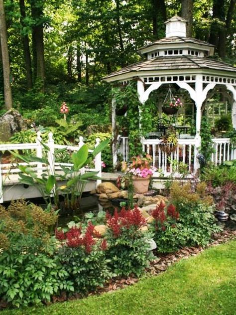 metal and wooden gazebo designs, perola ideas, climbing plants for yard landscaping Gazebo Design, Romantic Backyard, Kolam Koi, Deck Makeover, Wooden Gazebo, Pergola Garden, Gazebo Pergola, Garden Gazebo, Backyard Retreat