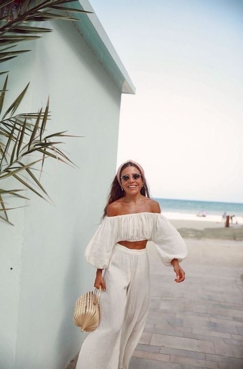 Beach Outfit Plus Size, Beach Outfits Women Summer, Elegant Beach Outfit, Sweatpants Outfit For School, Classy Beach Outfit, Preppy Beach Outfits, Modest Beach Outfit, Beach Outfits Women Plus Size, Fall Beach Outfits