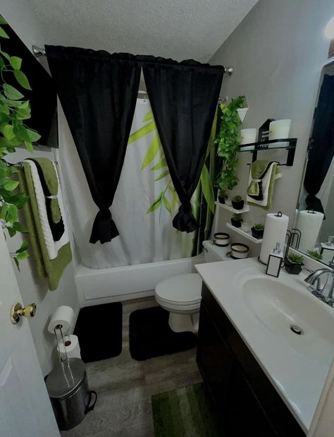 Bathroom Decor In Apartment, New Couple Apartment Ideas, Apartment Aesthetic Cozy Dark, Small Apartment Inspo Bathroom, Spa Themed Bathroom Ideas, Him And Hers Bathroom, Bathroom Ideas Apartment Decor, Black And Green House Decor, Aesthetic Shower Decor