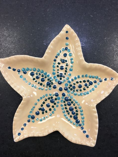 starfish dish using a dot tool by Danie at DIO Beach Ceramics Pottery, Ceramic Beach Art, Starfish Pottery Painting, Ocean Themed Clay Projects, Beach Pottery Ideas, Ocean Ceramics Ideas, Clay Pinch Pot Ideas, Starfish Pottery, Beachy Pottery