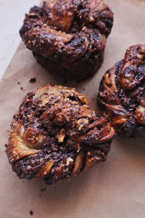 Chocolate Hazelnut Babka Knots – Buttermilk Pantry Babka Knots, Babka Recipes, Hazelnut Dessert, Breakfast Buns, Cookies Best, Chocolate Hazelnut Cookies, Bakery Aesthetic, Hazelnut Recipes, Jewish Foods