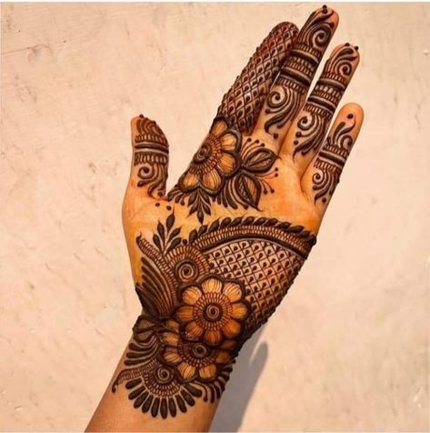 Simple Palm Mehndi Designs, Simple Palm Mehndi Design, Front Palm Mehndi Designs Simple, Mehndi Design Palm, Hairstyles Mehndi, Simple Mehndi Designs Palm, Hand Mehndi Designs Back, Simple Mehndi Designs Front Hand, Palm Mehndi Designs