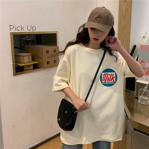 9aa42b31882ec039965f3c4923ce901bdesc52899127ri Kawaii Items, Oversized Aesthetic, Couple Clothes, Hot Sweater, Womens Tshirt, Retro Sweater, Basic Sweaters, Summer Tee, Couple Outfits