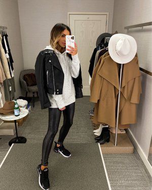 Check out this look I found on LIKEtoKNOW.it http://liketk.it/2TM4B  Download the LIKEtoKNOW.it app to see! Outfits Leggins, Mia Mia Mine, Leather Leggings Outfit, Mia Mia, Look Retro, Legging Outfits, Leather Jacket Outfits, Mode Casual, Faux Leather Moto Jacket