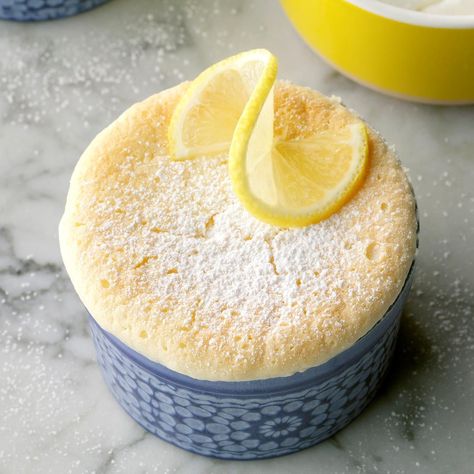 Lemon Pudding Cake Pudding Cake Recipe, Sponge Pudding, Lemon Pudding Cake, Lemon Sponge, Easy Easter Desserts, Dessert For Two, Lemon Pudding, Lemon Meringue Pie, Pudding Desserts