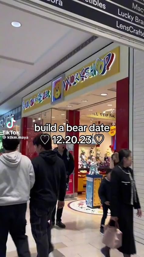 Build A Bear Date Idea, Build A Bear Videos, Wholesome Scenarios, Build A Bear Date Aesthetic, Matching Build A Bears Couple, Things To Do For Your Girlfriend, How To Find A Boyfriend, Things To Do With Your Girlfriend, Build A Bear Date