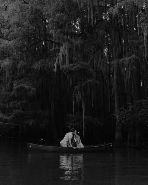 “So it’s not gonna be easy, it’s gonna be really hard. And we’re gonna have to work at this everyday, but I wanna do that because I want you. I want all of you, forever. You and me. Everyday.” 🛶🕊️ When Abby + Phil reached out to me about an engagement photoshoot inspired by “The Notebook”, it took no convincing to dive into their vision! As soon as I found this hidden gem and sent it to them, we knew it would be the perfect place to bring their dream photos to life. And it really was 🫶🏼 Th... Notebook Engagement Pictures, Notebook Inspired Engagement Photos, The Notebook Photoshoot, The Notebook Inspired Photoshoot, The Notebook Engagement Photos, Dream Photos, The Notebook, Hidden Gem, Engagement Photoshoot