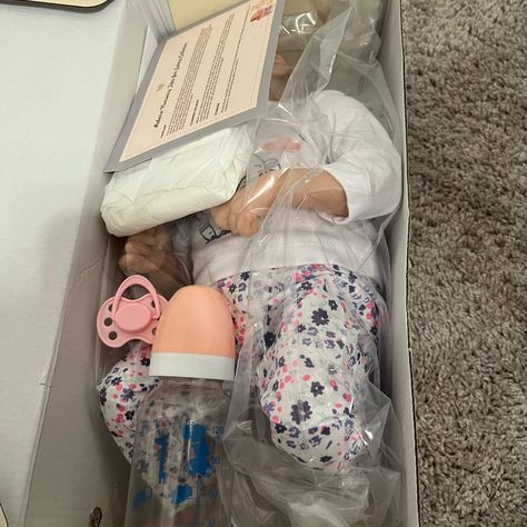 -Eyes Stay Closed -Brand New Doll Baby -Condition: New Never Used Comes With Pacifier, Bottle, And One Diaper. Baby Doll Stuff, Reborn Baby Dolls Accessories, Baby Doll Hair, Disney Room, Disney Room Decor, Real Baby Dolls, Baby Doll Toys, Silicone Reborn Babies, Baby Alive Dolls