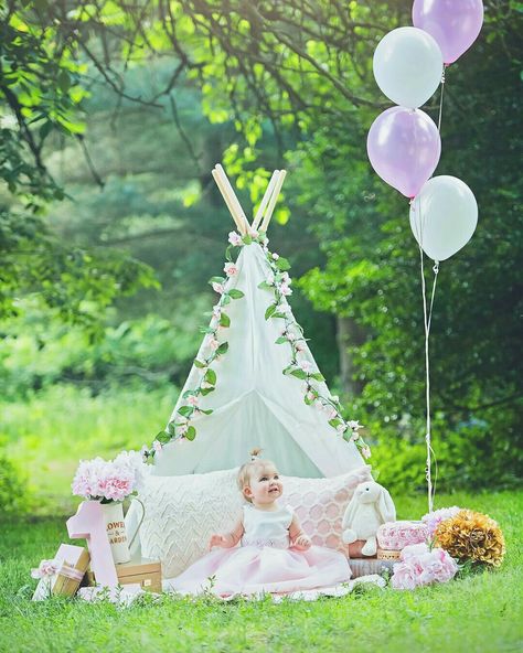 Birthday Photoshoot 1 Year, Birthday Photoshoot Black Dress, Photoshoot 1 Year, 22 Birthday Photoshoot, Birthday Photoshoot Black, Photoshoot Black Dress, Artist Photoshoot, Photo Bb, 2nd Birthday Photos