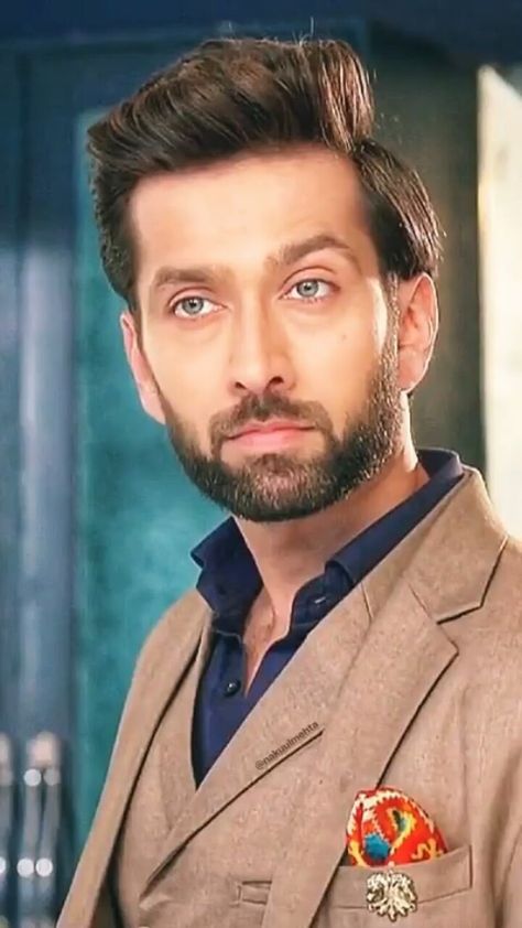 Shivaay Singh oberoi Brown suit black shirt ishqbaaz outfit fashion Nakul Mehta Ishqbaaz, Shivaay Singh Oberoi, Imam Image, Wedding Suits Men Grey, Nakul Mehta, Dil Bole Oberoi, Nakuul Mehta, Brown Suit, Surbhi Chandna