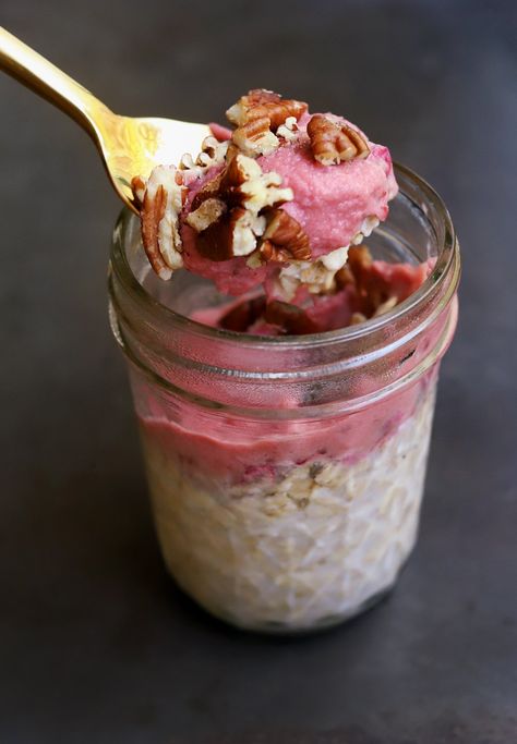 APPLE AND BLACKBERRY OVERNIGHT OATS Blackberry Overnight Oats, Breakfast Oats Overnight, Mothers Day Breakfast, Diced Apples, Oats Recipe, Oats Breakfast, Overnight Oats Recipe, Oats Recipes, Most Popular Recipes