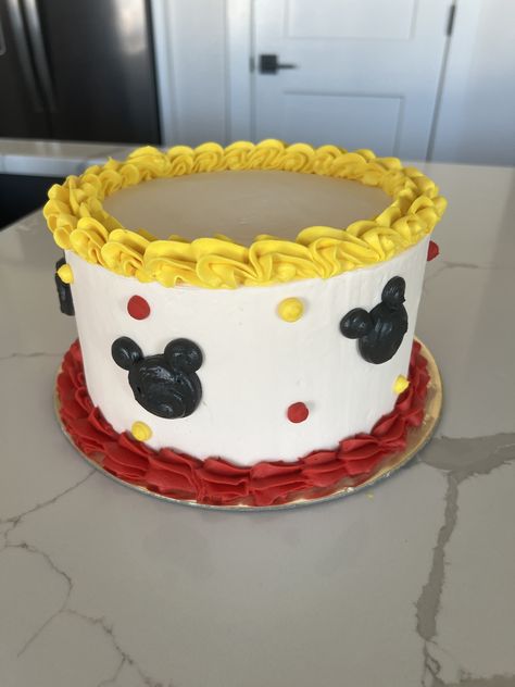 Mickey Mouse Diy Cake, Easy Diy Mickey Mouse Cake, First Birthday Mickey Mouse Cake, Mickey Mouse Mini Cake, Diy Mickey Mouse Cupcakes, Mickey Mouse Clubhouse Birthday Party Cake, Mickey Mouse Smash Cake Ideas, Homemade Mickey Mouse Cake, Small Mickey Mouse Cake