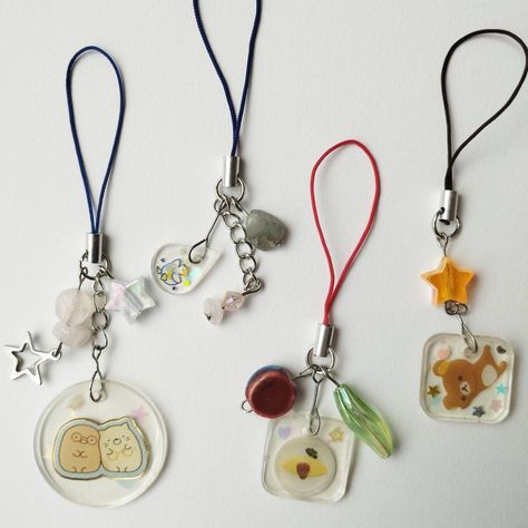 Resin Ideas Keychain, Plastic Shrink Keychain, Shrink Dink Keychain, Shrink Plastic Keychain, Paper Keychain, Shrinky Dink Keychain, Cute Phone Charms, Art Keychain, Diy Kandi