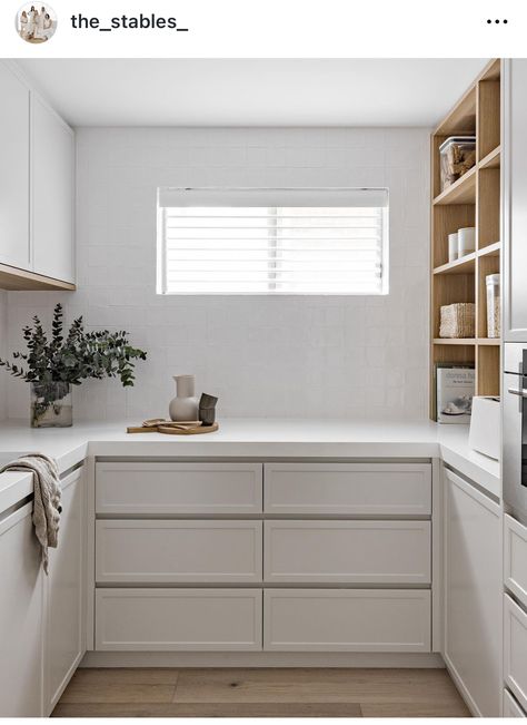 Kitchen With Butlers Pantry, Modern Industrial Kitchen, Timber Shelves, Butlers Pantry, Kitchen Colour Schemes, White Modern Kitchen, Butler's Pantry, Classic Kitchens, Kitchen Inspiration Design