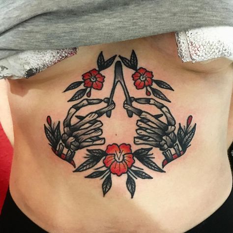 Traditional Sternum Tattoo, Wishbone Tattoo, Tattoos Mandala, Tattoos Geometric, Stomach Tattoos, Sternum Tattoo, American Traditional Tattoo, American Traditional, Piercing Tattoo