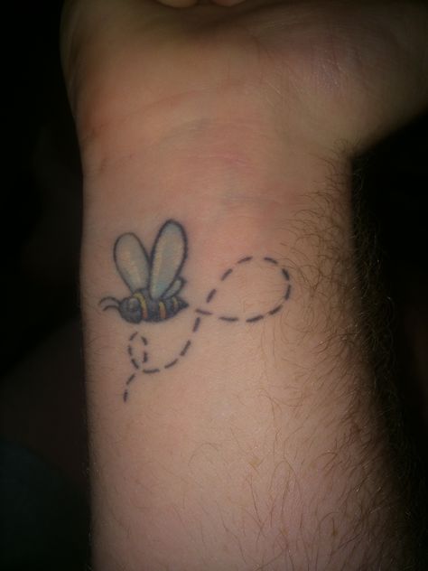 My to Infiniti bumble bee Infinity Sign Tattoo, Sign Tattoo, Infinity Sign, Bee Tattoo, Tat Ideas, Bumble Bee, Infinity Tattoo, Tattoo Drawings, Fun Stuff